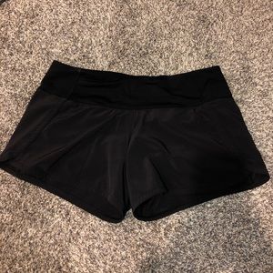 Lululemon shorts size 6